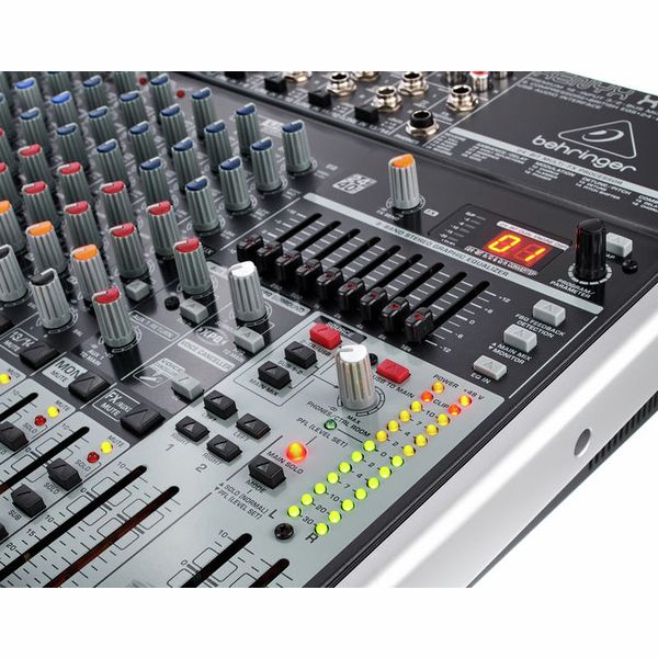 Behringer Xenyx X1832USB