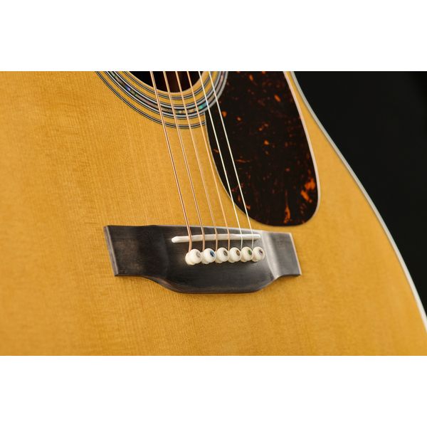 Martin Guitar J40